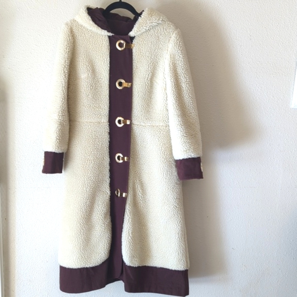 Vintage buckle long quilted fuzzy hooded coat size small